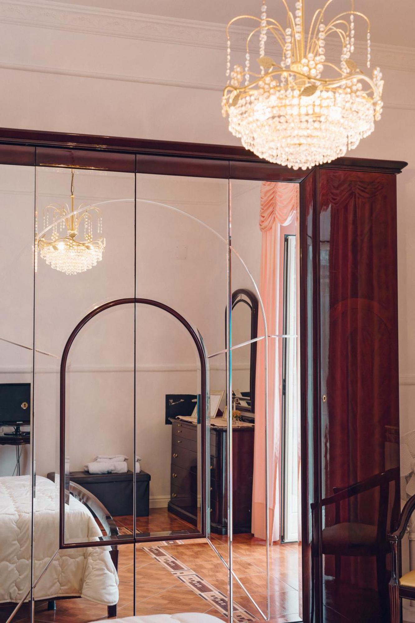La Famiglia Hotell Pollena Trocchia Exteriör bild